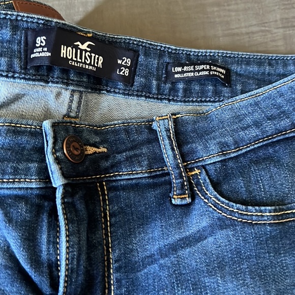 Hollister Low Rise Super Skinny Classic Stretch - Picture 4 of 10